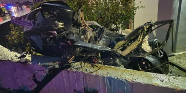 Πριν Λίγο: Φρικτό τροχαίο με 2 Νεκρούς-Πως πήγε εκεί το αυτοκίνητο;[Φωτογραφίες Σοκ]