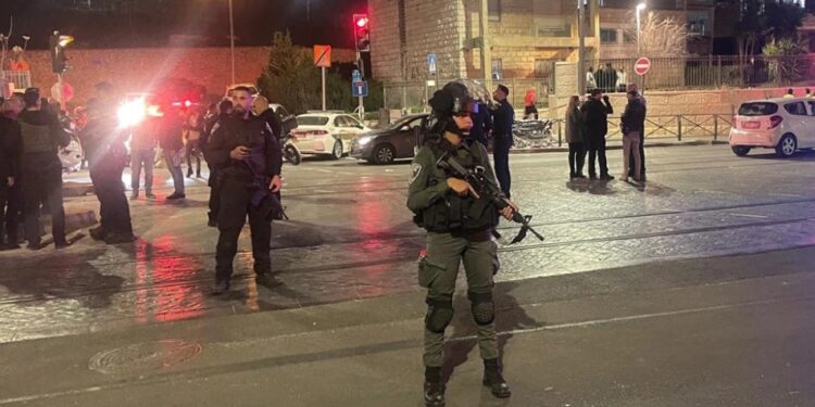 Alldaynews.gr Ισραήλ: Επτά νεκροί από πυροβολισμούς σε συναγωγή της Ιερουσαλήμ – Τρομοκρατική ενέργεια «βλέπει» η αστυνομία