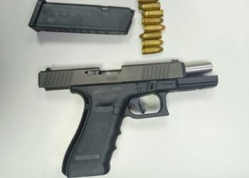 Συνελήφθη γνωστός τράπερ: Βρήκαν στην κατοχή του πιστόλι και γεμιστήρα