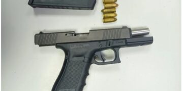 Συνελήφθη γνωστός τράπερ: Βρήκαν στην κατοχή του πιστόλι και γεμιστήρα