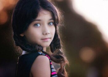 Μαμά όταν νόμιζες πως δεν κοιτούσα σε είδα να…