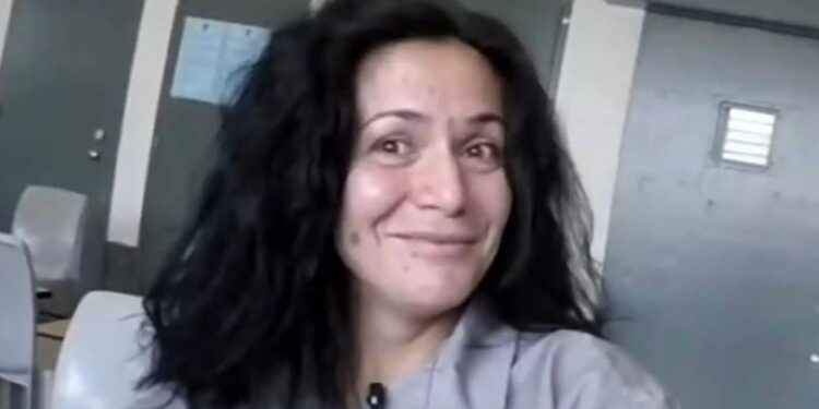 Alldaynews.gr Δηλητηρίασε φίλη της με τσιζκέικ για της κλέψει τα στοιχεία – «Καταπέλτης» Έλληνας κατήγορος