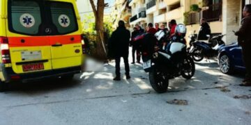 Τραγωδία-ΤΩΡΑ: Άνδρας αυτοκτόνησε στη μέση του δρόμου[Σοκαριστικές Εικόνες]