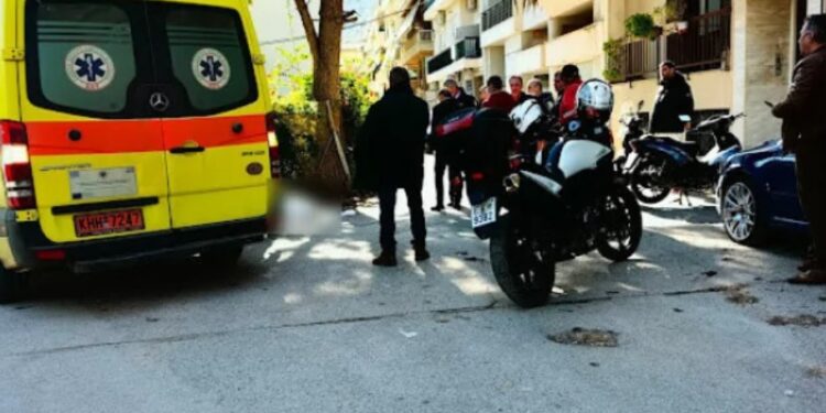 Τραγωδία-ΤΩΡΑ: Άνδρας αυτοκτόνησε στη μέση του δρόμου[Σοκαριστικές Εικόνες]