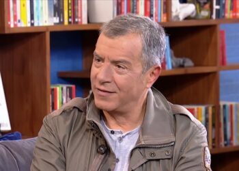 Σταύρος Θεοδωράκης: Ο καρκίνος ήρθε απότομα και ήταν πολύ επιθετικός – Ένας νεαρός γιατρός μου είπε να κάνουμε ένα τεστ