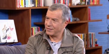 Σταύρος Θεοδωράκης: Ο καρκίνος ήρθε απότομα και ήταν πολύ επιθετικός – Ένας νεαρός γιατρός μου είπε να κάνουμε ένα τεστ