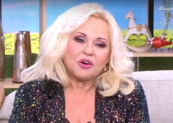 Σοκάρει η Μπέσσυ Αργυράκη: «Ο Σταμάτης Κόκοτας μπήκε στο καμαρίνι και μου…»