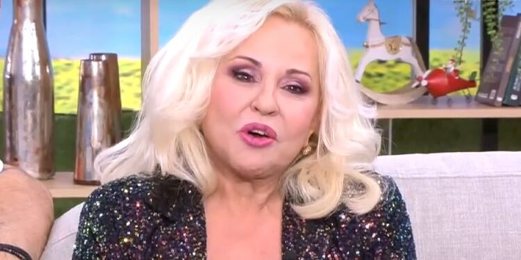 Alldaynews.gr Σοκάρει η Μπέσσυ Αργυράκη: «Ο Σταμάτης Κόκοτας μπήκε στο καμαρίνι και μου…»