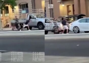 Το πιο γελοίο ξύλο δρόμου: Έκαναν κινήσεις πολεμικών τεχνών, γέλαγαν οι περαστικοί (video)