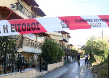 Στο πλευρό του δολοφόνου: Ο «άσωτος υιός» που ξεκλήρισε την οικογένειά του και είχε μαζί του όλο το χωριό