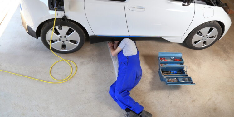 Alldaynews.gr Τα ηλεκτρικά αυτοκίνητα έχουν έως και 53% αυξημένο κόστος επισκευής σε σχέση με τα συμβατικά