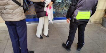 Alldaynews.gr Θεσσαλονίκη: Βαριές «καμπάνες» σε ιδιοκτήτες ζώων για βόλτες χωρίς λουράκι