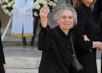 Alldaynews.gr Τέως βασιλιάς Κωνσταντίνος: Ποια είναι η αντισυμβατική αδελφή του Ειρήνη που απαρνήθηκε την ελληνική υπηκοότητα
