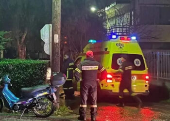 Τραγωδία μπροστά στα μάτια περαστικών: 35χρονος άνδρας έβαλε φωτιά στο σπίτι του και έκανε βουτιά θανάτου από ταράτσα[Φωτογραφίες]