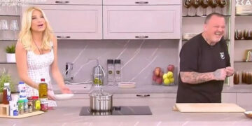 Alldaynews.gr Επικός διάλογος Σκορδά-Σκαρμούτσου με τον καπαμά που μαγείρεψε στην εκπομπή της: «Το άλλο το έχεις φάει φαντάζομαι» (video)