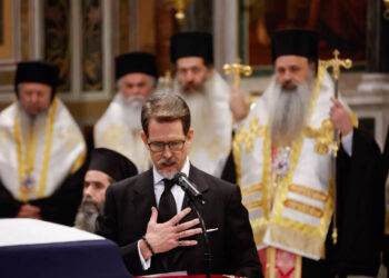 Alldaynews.gr Λιάγκας: O Παύλος Γλύξμπουργκ αποφάσισε να εγκατασταθεί μόνιμα στην Αθήνα μαζί με την οικογένειά του