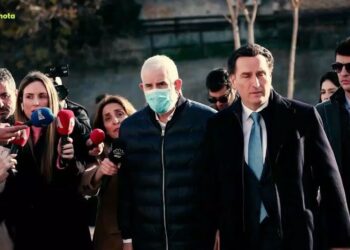 Ξεσπά με Λυγμούς ο Φιλιππίδης : ”Εγώ είμαι αγαπητός, δεν είμαι σαν τον Μπέζο, μυστήριος, με έχει στην καρδιά του ο κόσμος-Ξέρουν ότι δεν είμαι βιαστής”[video]