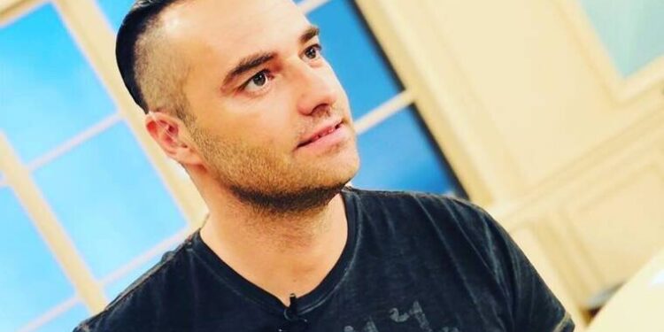 Alldaynews.gr Κώστας Φραγκολιάς: «Εγώ γιατί έκανα δύο και τρεις δουλειές τον χρόνο; Εγώ επίδομα δεν έχω πάρει»