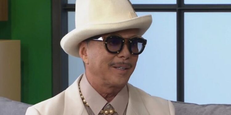 Λάκης Γαβαλάς