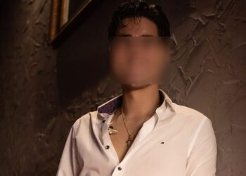 Alldaynews.gr Ψευτογιατρός: Γνωστός παίκτης του The Voice o ένας γιος του