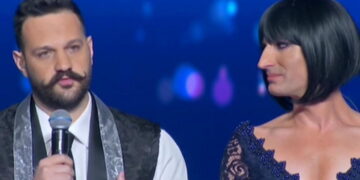 Alldaynews.gr Συγκίνησε στο J2US ο Λευτέρης Μητσόπουλος: «Δεν θέλω να κάνω νούμερα με το ότι έχω περάσει δύσκολα»