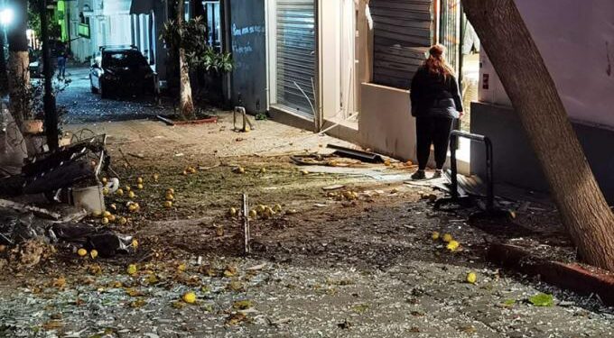 Alldaynews.gr Έκρηξη σε γραφεία συνδέσμου φιλάθλων – Δείτε βίντεο ντοκουμέντο