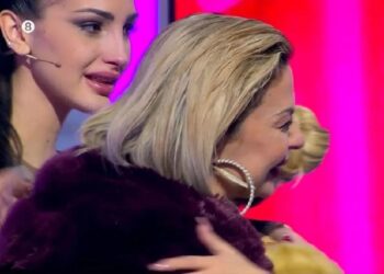 My Style Rocks: Είπε το «ναι» στην πρόταση γάμου και πλάνταξε στην αποχώρηση