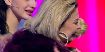 Alldaynews.gr My Style Rocks: Είπε το «ναι» στην πρόταση γάμου και πλάνταξε στην αποχώρηση