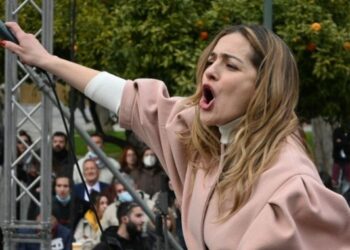 Alldaynews.gr Μποφίλιου: “Θα φοράω στενά, θα βγάζω τα β…ά μου άμα θέλω – Όλα έγιναν επειδή είμαι αριστερή και γυναίκα”