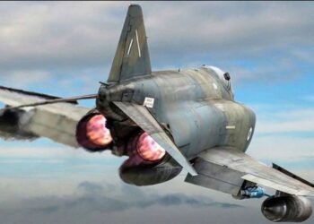 ΕΚΤΑΚΤΟ: Συνετρίβη μαχητικό της Πολεμικής Αεροπορίας (video)