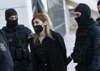 Μια άλλη Ρούλα Πισπιρίγκου: Με 30 κιλά λιγότερα και με μαλλί κομμωτηρίου στη δίκη της άκουσε τα δυσάρεστα[video]
