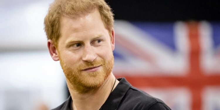 Πρίγκιπας Χάρι: Έχασα την παρθενιά μου πίσω από μια πάμπ με….