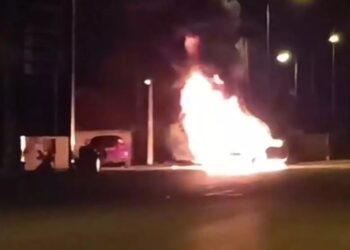 Σέρρες: Φωτιά και εκρήξεις σε αυτοκίνητο στην είσοδο βενζινάδικου (video)