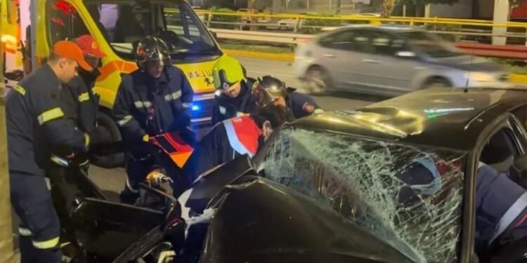 Alldaynews.gr Φρικτό τροχαίο στη Συγγρού: Χωρίς τις αισθήσεις ο οδηγός-Ντοκουμέντο με τη στιγμή του ατυχήματος (video)