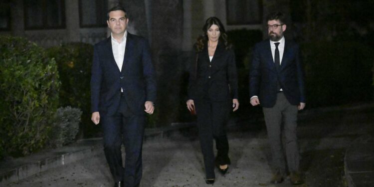 Alldaynews.gr Όλες οι Ραγδαίες Εξελίξεις: Ο Τσίπρας ενημερώνει τη Βουλή για τα ονόματα του «απόρρητου» φακέλου της ΑΔΑΕ