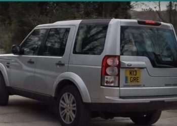 Τέως Βασιλιάς Κωνσταντίνος: Τι σημαίνει το K13 GRE που αναγράφεται στην πινακίδα του αυτοκινήτου του