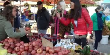 Εύη Βατίδου: Πρώτη φορά στη… λαϊκή-Η μεγάλη της απορία για τα Αγγούρια![video]