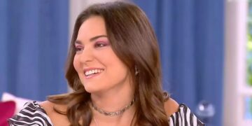 Alldaynews.gr Βρισηίδα Ανδριώτου: Επιβεβαιώνει το φλερτ του Μάριου στο Survivor – «Τους είδα»