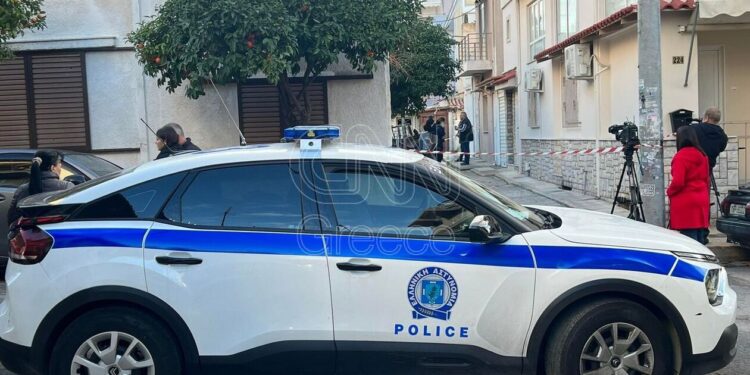 Γυναικοκτονία: «Έπνιξα τη γυναίκα μου, αν θέλετε, ελάτε πάρτε με», είπε ο 50χρονος – Φωτογραφίες και video