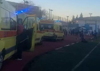 Θεσσαλονίκη: 18χρονος υπέστη ανακοπή καρδιάς την ώρα που έπαιζε ποδόσφαιρο –Προσπαθούν να τον κρατήσουν στη ζωή (video)