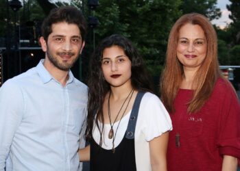 Καθηγήτριά του, αρκετά χρόνια μεγαλύτερή του: Αυτή είναι η σύζυγος του Χρήστου Σπανού & μητέρα της 21χρονης Μαρίνας