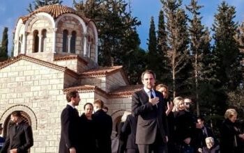 Alldaynews.gr Τρισάγιο στο Τατόι για τον τέως βασιλιά Κωνσταντίνο – Έγιναν τα αποκαλυπτήρια του τάφου του
