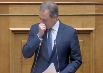 «Είχαμε διαπληκτιστεί, ήταν λάθος μου»: Ξέσπασε σε λυγμούς ο Λιβανός αποχαιρετώντας τον Βολουδάκη