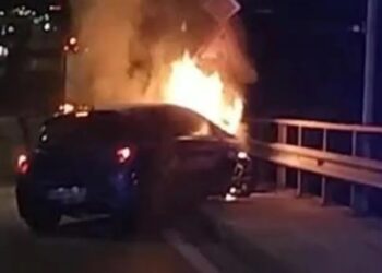 Στη δημοσιότητα το video από την ΕΛ.ΑΣ με τη διάσωση οδηγού από φλεγόμενο όχημα στην Π. Ράλλη (video)