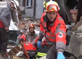 Αποστόλης Τότσικας: Δάκρυσε στον αέρα της ΕΡΤ – «Αυτή η εξέγερση που γίνεται ελπίζω να πάει καλά…