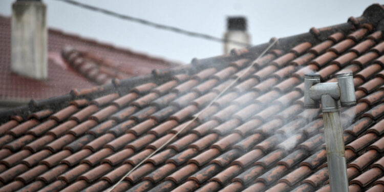 Alldaynews.gr Ξεκληρίστηκε 5μελής οικογένεια: «Έσβησαν» από αναθυμιάσεις όταν προσπάθησαν να ζεσταθούν με μια σόμπα