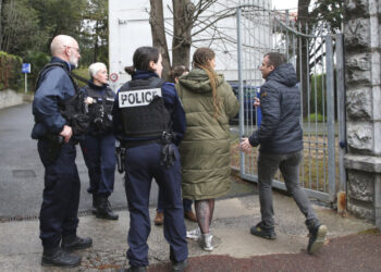 Σοκ σε Λύκειο: Μαθητής μπήκε στην τάξη κι έσφαξε την καθηγήτρια μπροστά στους συμμαθητές του, νεκρή η 50χρόνη