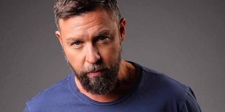 Alldaynews.gr Κατάθεση ψυχής του Γιάννη Βαρδή για τον πατέρα του, Αντώνη: “Δεν γνωριζόμασταν καθόλου, ήμασταν δύο ξένοι”