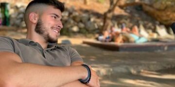 Alldaynews.gr “Εμεις Παντα θα είμαστε μαζί γιέ μου”-Ο θρήνος του πατέρα του στρατιώτη που σκοτώθηκε σε τροχαίο