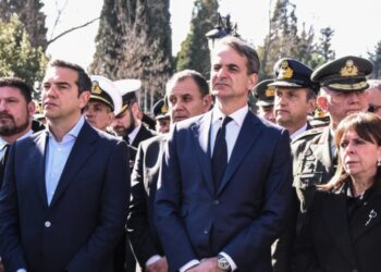 Βούρκωσαν Σακελλαροπούλου, Μητσοτάκης, Χαρδαλιάς και Τσίπρας στην κηδεία του Τουρούτσικα